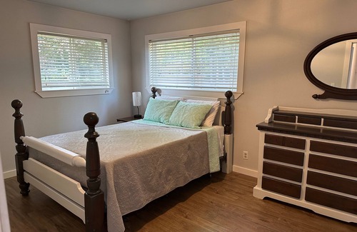 Olympia Other | Quiet 3 bd 1 bath recently remodeled home in a beach community