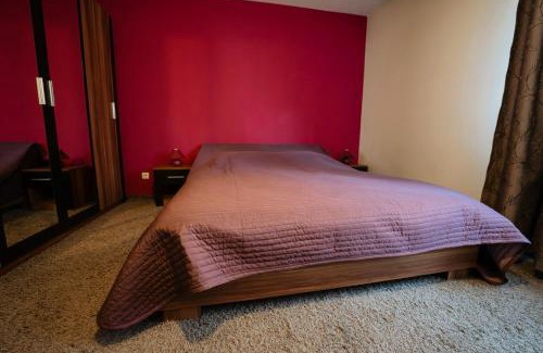 Floresti Apartment | Quiet 3-Room Apt - 2 Parking Spaces - 5 Min Bus