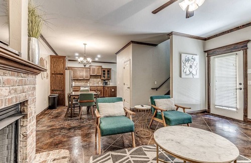 Central Oklahoma City House | Quiet 4 Bed Home With HOA Park
