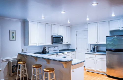 Greenville House | Quiet 4 Bedroom home right outside of Greenville.