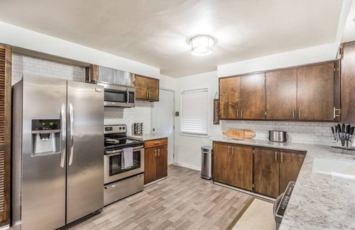 Sioux Falls Apartment | Quiet 4BR/2BA Central Sioux Falls Near Sanford