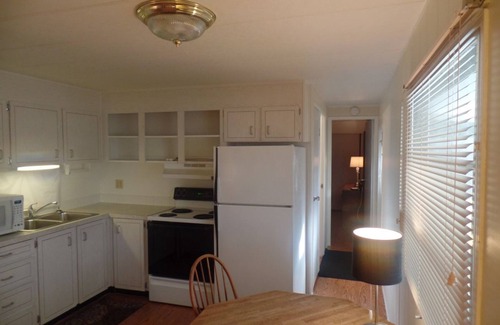 Sarasota House | Quiet 55+ Community Mobile Home for Rent