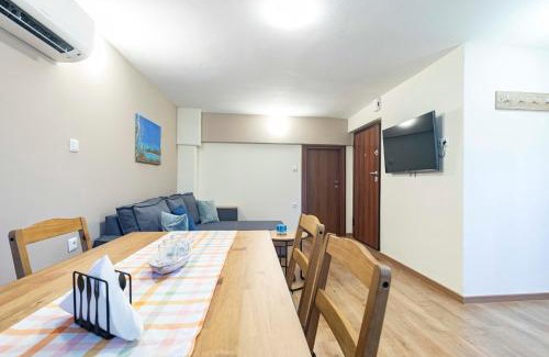 Ampelokipoi-Menemeni Apartment | Quiet 7-hills