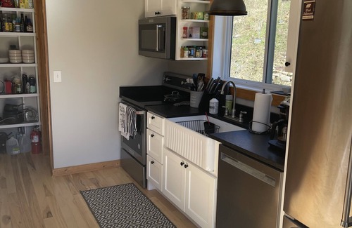 Fleetwood Cabin | Quiet amazing views of NC mountains at the ‘Next Chapter’ cabin. Pet friendly.