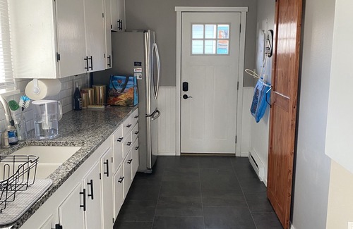 Port Angeles House | Quiet and adorable bungalow with nautical themes and strait/mountain views