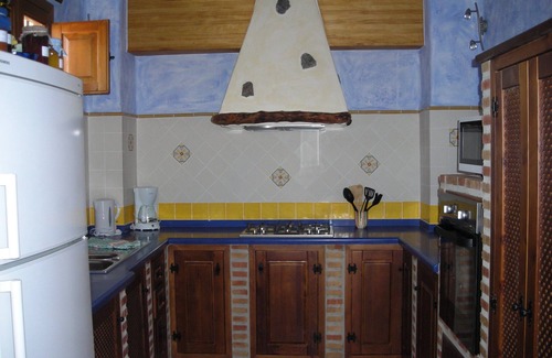 Orgiva House | Quiet and comfortable villagehouse,private garden with heatable pool,garage.