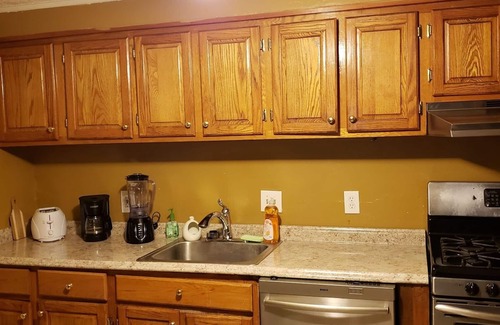 Stone Mountain House | Quiet and Convenient