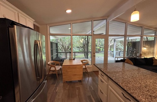 Greensboro House | Quiet and Cozy 2-bedroom house in charming Greensboro with WiFi, AC