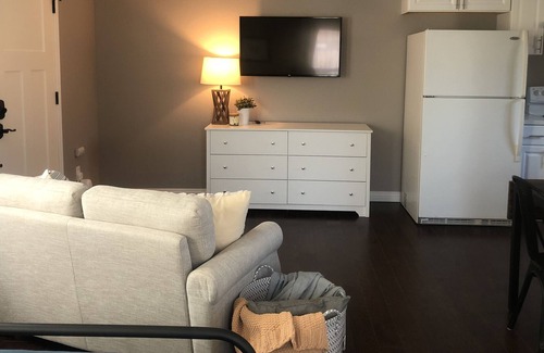 Turlock Apartment | Quiet and cozy cottage near cute downtown