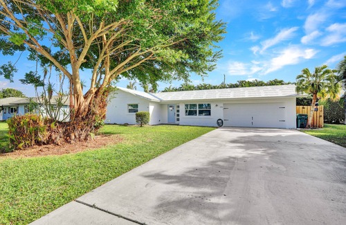 Palm River Estates House | Quiet and private home with heated pool in Naples