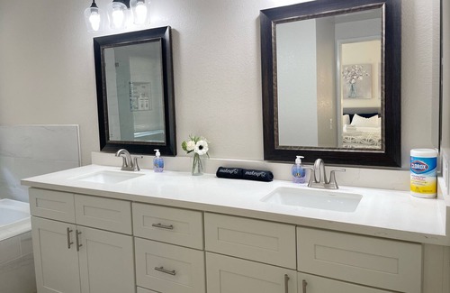 Walnut House | Quiet and private newly renovated charming house