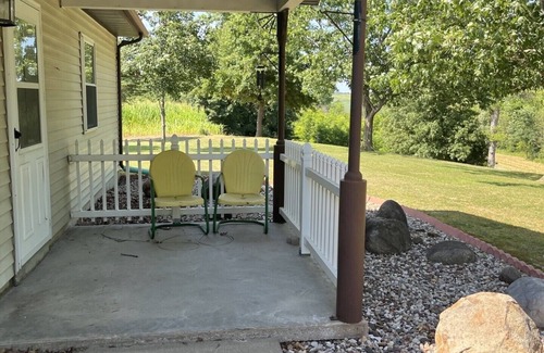Fowler House | Quiet and Restful Bear Creek Haven