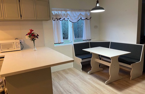 La Crescenta House | Quiet and Safe 3-bedroom house in Glendale