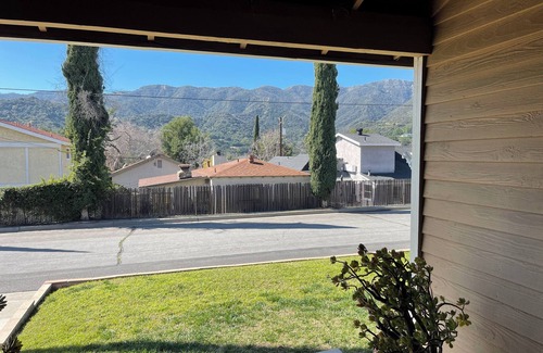 La Crescenta House | Quiet and Safe 3-bedroom house in Glendale