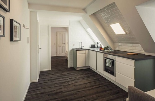 Lahr House | Quiet apartment (number 9) with an extra wide, beautiful balcony
