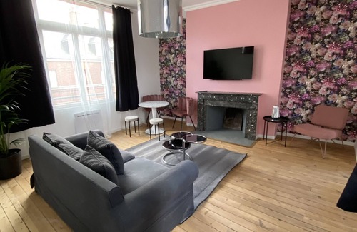 Centre Ville Apartment | Quiet apartment near train station