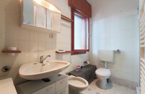Grado Apartment | Quiet apartment with parking space, 5 minutes' walk from the beach