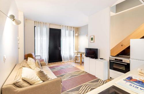 Quartier Saint-Ambroise Apartment | Quiet apartment with terrace&AC-Le Marais/Bastille