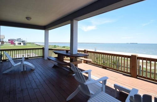 Galveston House | Quiet area of the beach, AMAZING VIEW & close to the ferry !