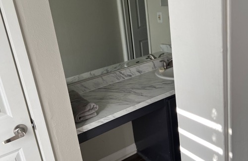 Sandy Springs House | Quiet area with pool and gym in the area . Mall is 10 minutes away