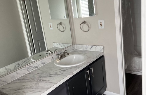 Sandy Springs House | Quiet area with pool and gym in the area . Mall is 10 minutes away