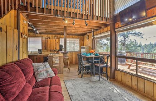 Big Bear City House | Quiet Big Bear City Cabin with Loft 5 Mi to Village