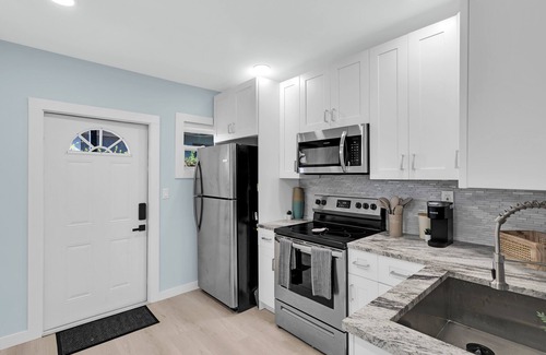 Mango Groves Condo | Quiet & Bright 2BR, Minutes from West Palm & Beach