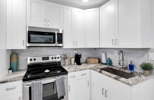 Mango Groves Condo | Quiet & Bright 2BR, Minutes from West Palm & Beach