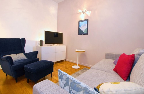 Republique - Tolstoi Apartment | Quiet & bright one BR apt (53 sqm), near Part Dieu