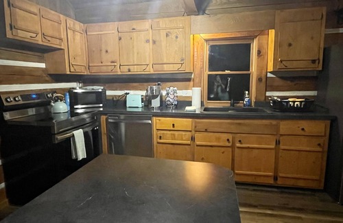 Campton Cabin | Quiet Cabin Nestled in Red River Gorge. Close to world class hiking and climbing