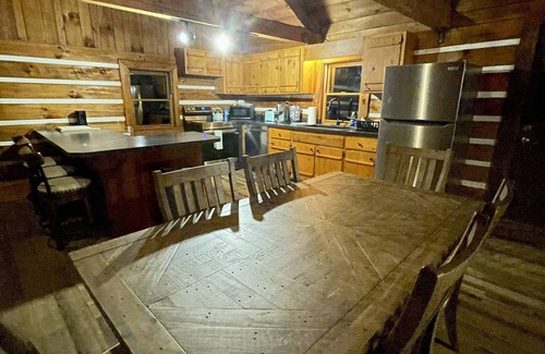 Campton Cabin | Quiet Cabin Nestled in Red River Gorge. Close to world class hiking and climbing