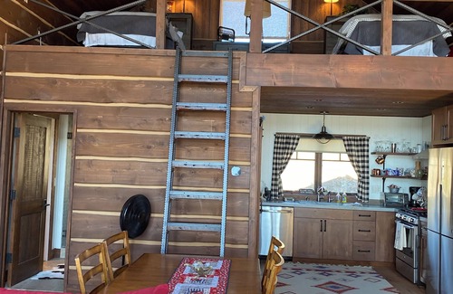Lakeside Cabin | Quiet cabin with incredible views