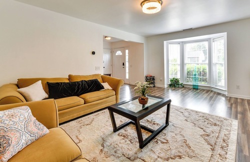 Charlotte House | Quiet Charlotte Home w/ Backyard & Grill!
