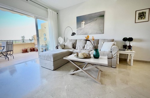 Elviria Apartment | Quiet, charming, newly ren. golf Apartment