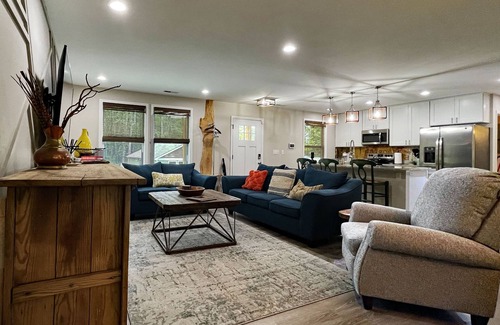 Oakley House | Quiet & Chic 3 BR Cottage w/Private Garden Near Downtown Asheville