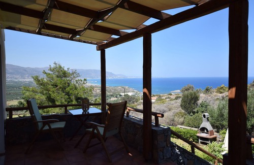 Sissi Apartment | Quiet, comfortable appartment with garden and a beautiful sea view