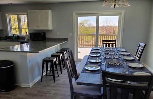 Briggs Farm House | QUIET, COMFORTABLE 6 Bed 2 Bath, Central Air, Beautiful Sunsets, Great Location!