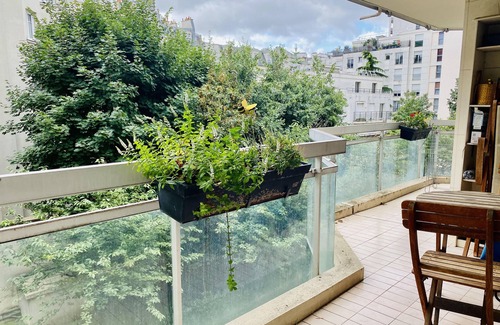 Grenelle Apartment | Quiet Cosy Apartment With Terrace - 10 min walk from Eiffel Tower!