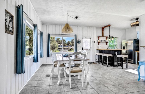 Edgewater House | Quiet cottage near public boat ramp with boat/RV parking, AC, & washer/dryer