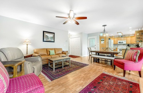 Newland House | Quiet cottage with deck & grill + resort pool, on-site golf, & tennis courts
