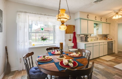 Conroe House | Quiet Country Getaway ~ 21 Mi to Lake Conroe!