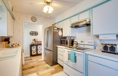 Conroe House | Quiet Country Getaway ~ 21 Mi to Lake Conroe!