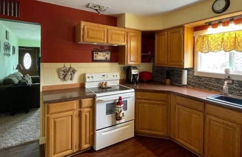 Mansfield House | Quiet Country living but close to Lake Chelan, wineries, Columbia River, fishing