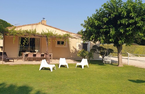 Graveson House | Quiet country villa with a lovely pool at the foot of the montagnette