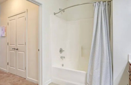 Norfolk - Virginia Beach Apartment | Quiet, Cozy, 2br/2ba centrally located VA Beach