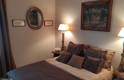Le Rouet Apartment | Quiet, cozy apartment, refined decoration