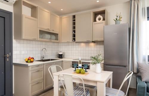 Almyros House | Quiet & Cozy, Aura House