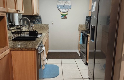 Laurel House | Quiet Cozy Beach House pet friendly few blocks away from the beach!