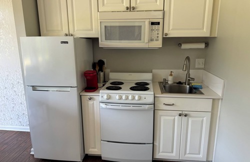 Wade Hampton House | Quiet, Cozy, Best Location in GVL!