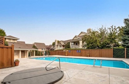 Southeast Boise Condo | Quiet & Cozy Boise Condo-Mtn Views